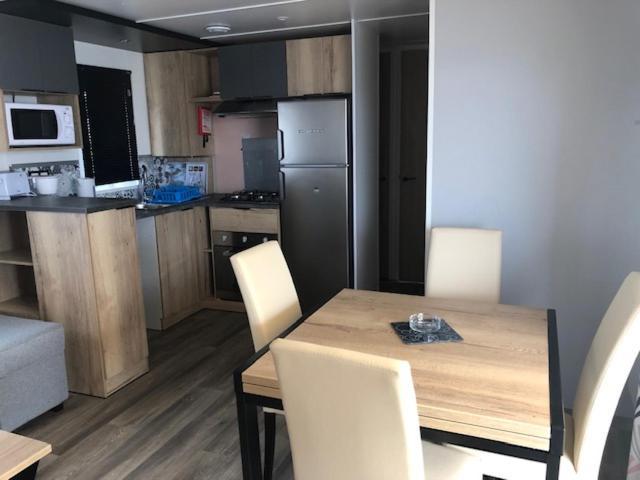Mobilhome Canet En Roussillon - Canet Plage Loc Екстериор снимка